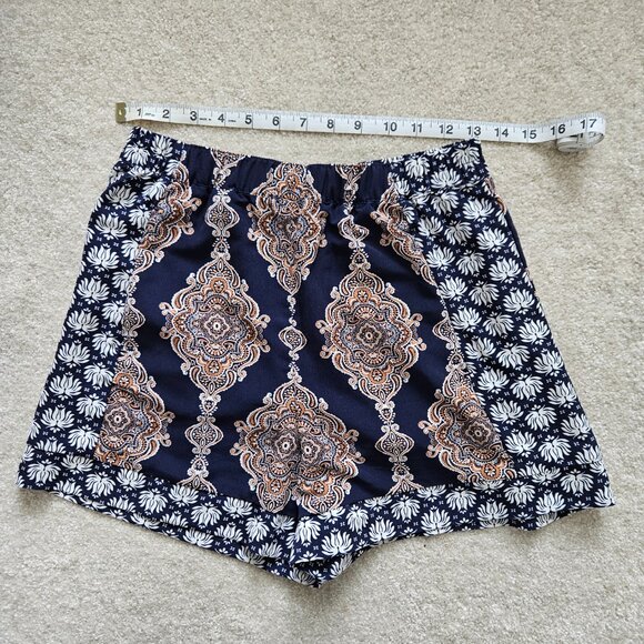 H&M Conscious Printed Shorts - Picture 3 of 4